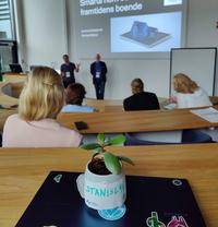 Växten Stanislav på konferens